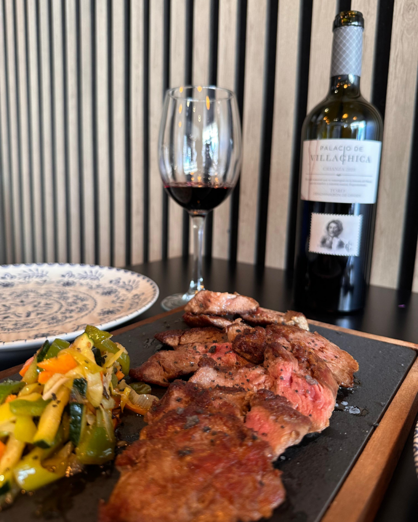 presa iberica y vino lapaña
